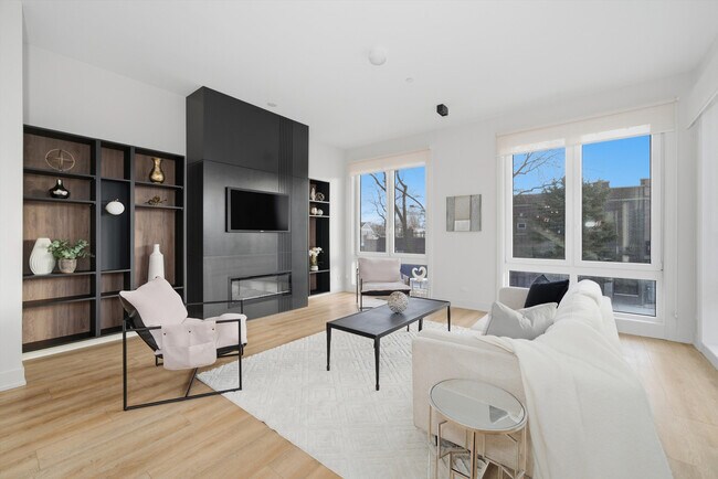 Building Photo - 4256 W Belmont Ave