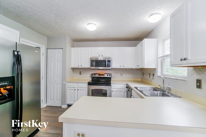 Building Photo - 5951 Ocala Ct