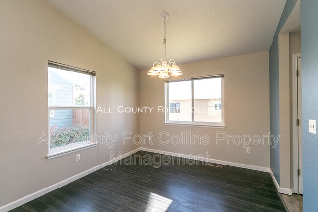 Building Photo - 827 Glenwall Dr
