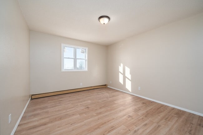 Building Photo - Colton 8-plex