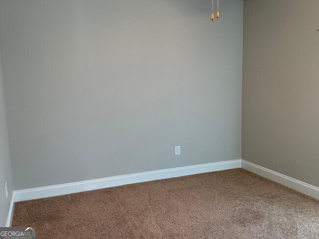 Building Photo - 125 Leland Ln