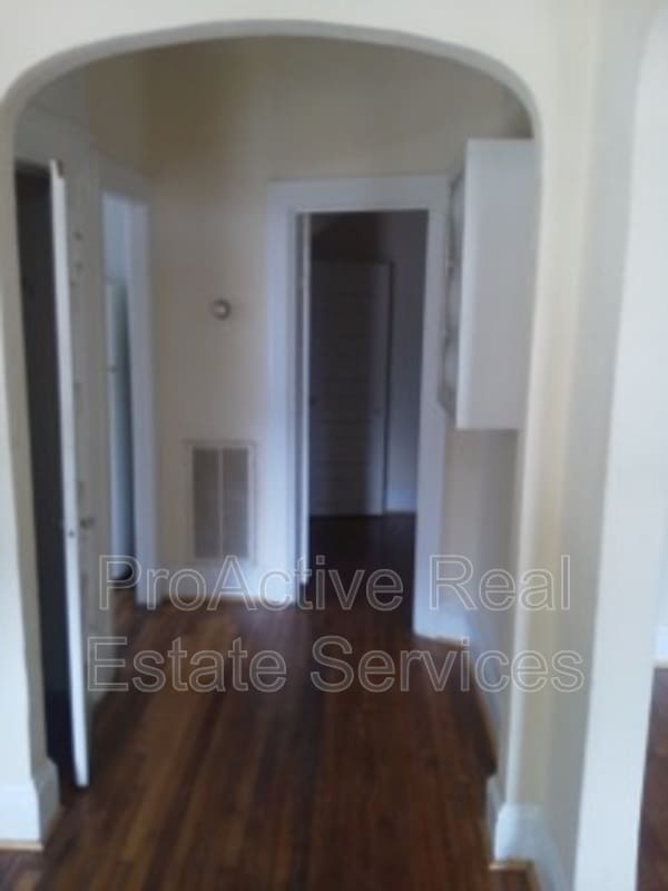 Building Photo - 3701 Colonial Ave