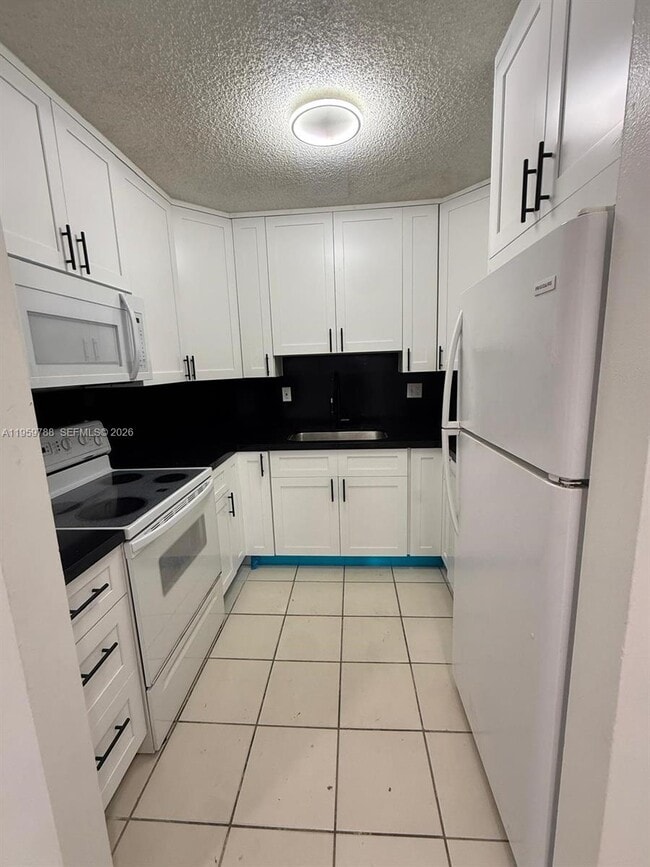 Building Photo - 9520 SW 8th St