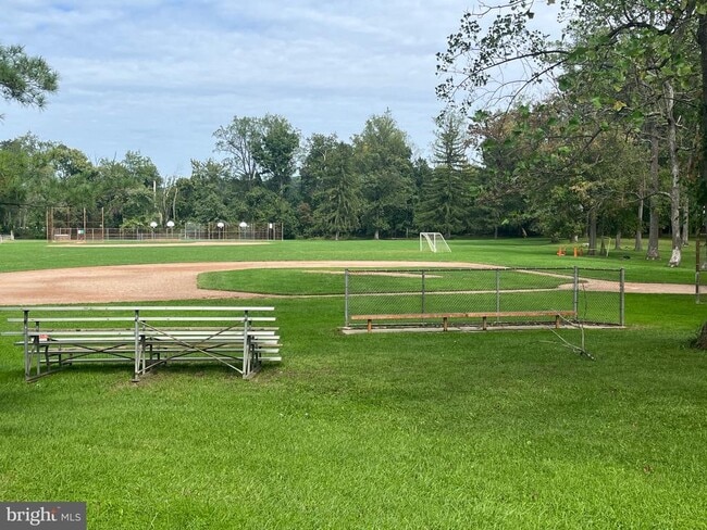 Building Photo - 2 Bailiffs Ct