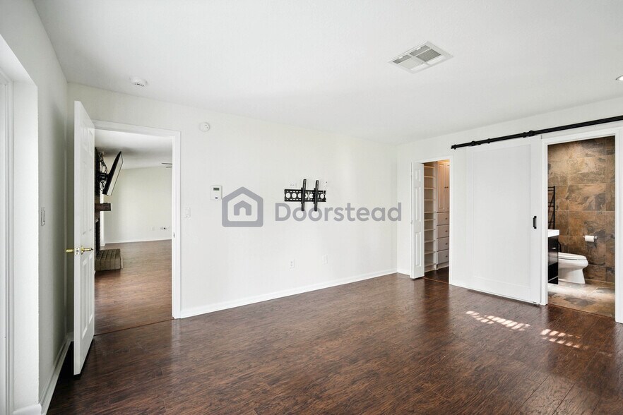 Building Photo - 7892 Sundown Dr