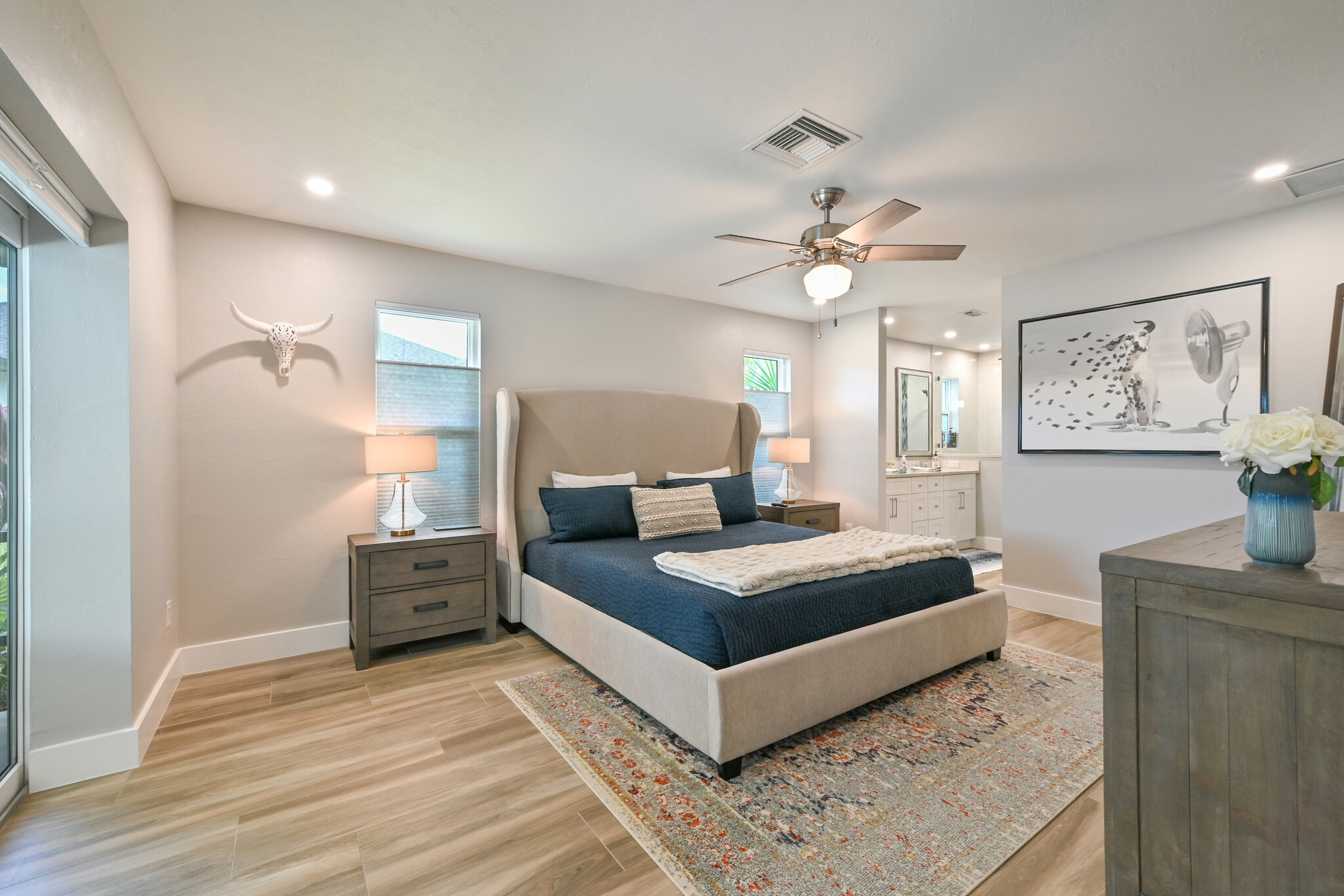 Master bedroom with King bed - 2305 Kings Lake Blvd
