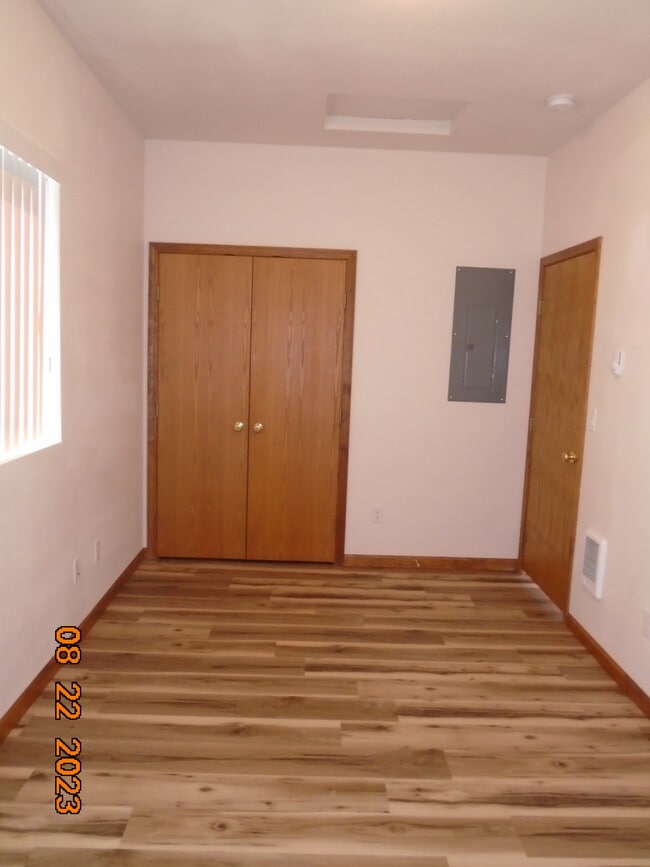 Building Photo - 632 N 4th St