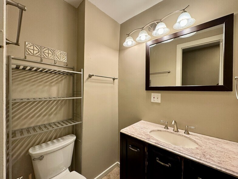 Building Photo - 202 Klotter Ave