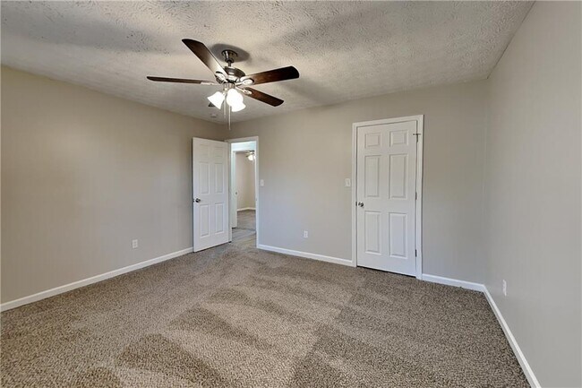 Building Photo - 42 Breckenridge Dr