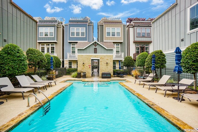 Building Photo - 726 N Shepherd Dr