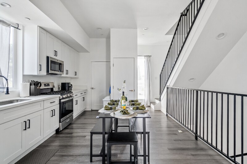 Building Photo - 3987 Dalton Ave