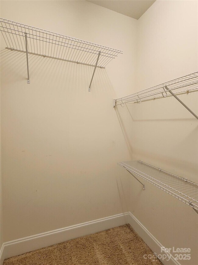 Building Photo - 5524 Strabane Dr