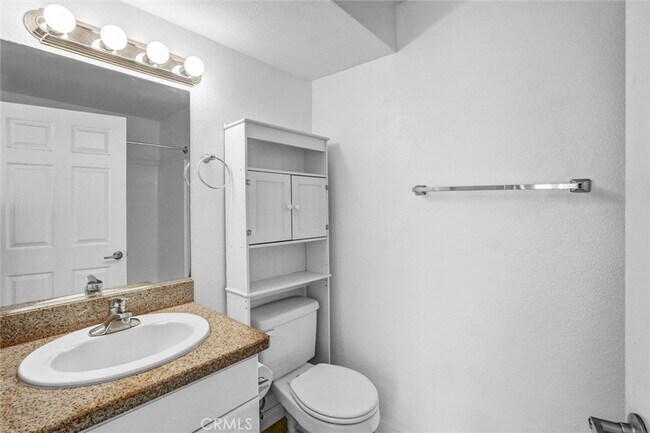 Building Photo - 5535 Canoga Ave