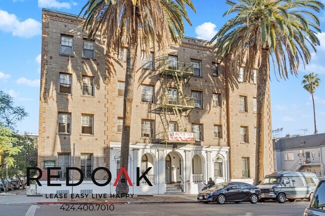 Building Photo - 400 S Kenmore Ave