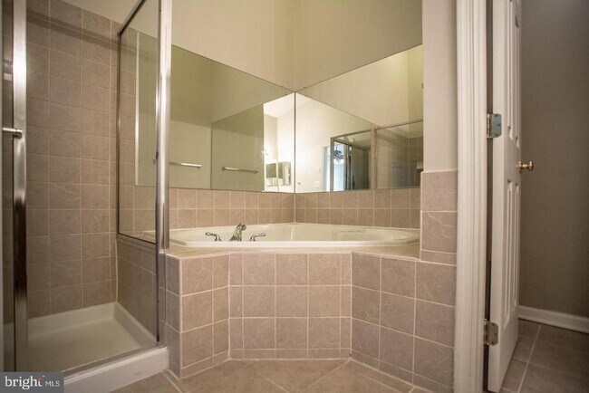 Building Photo - 6513 Trask Terrace
