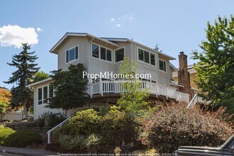 Building Photo - 5 Bedroom Cooper Mountain Home w/ Amazing Views!