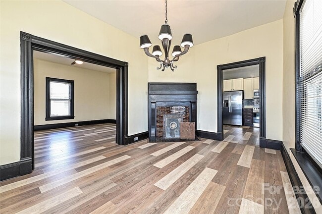 Building Photo - 1204 S Salisbury Ave