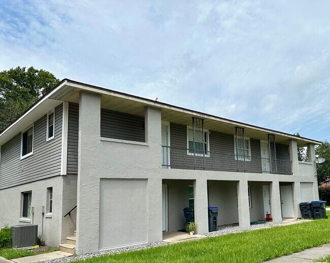 Building Photo - 202 N Grannis Ave