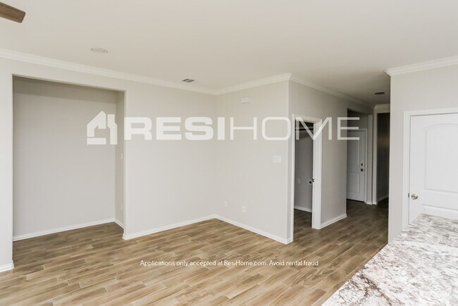 Building Photo - HOME FOR RENT!