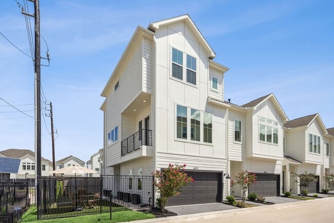 Building Photo - 6312 Brighton Oaks Ln
