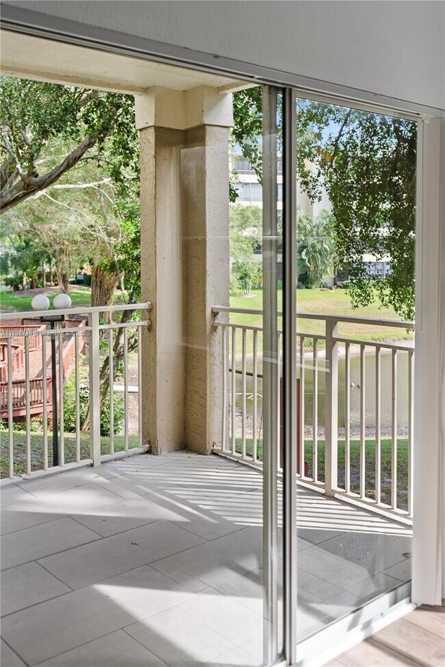 Building Photo - 1725 Palm Cove Blvd