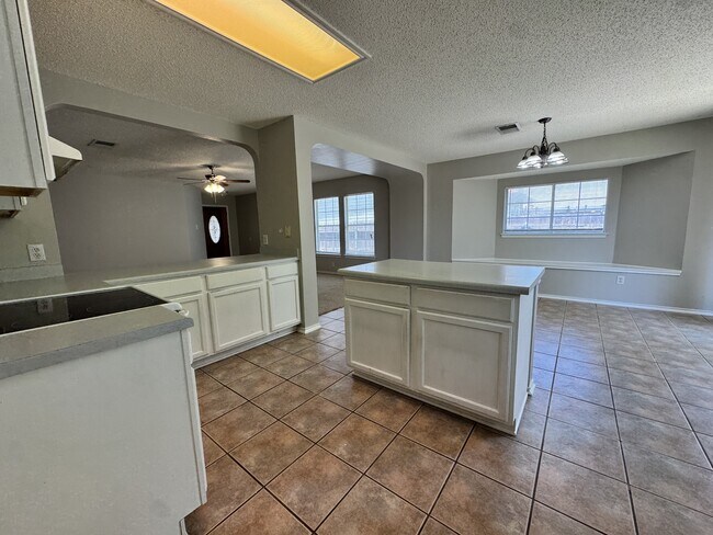 Building Photo - 1008 Aransas Cove