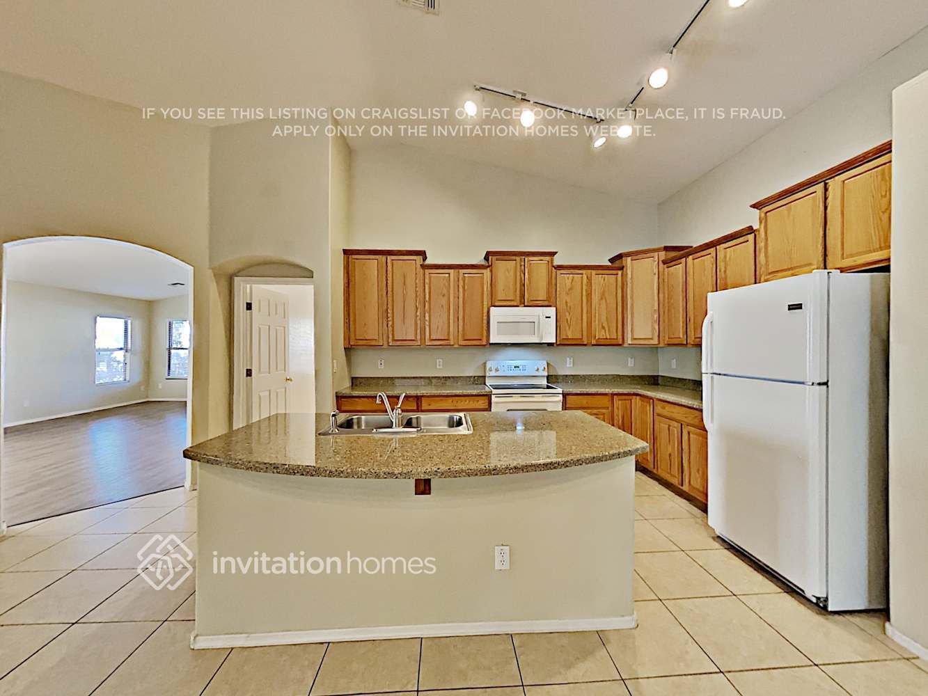 Building Photo - 11577 W Yuma St