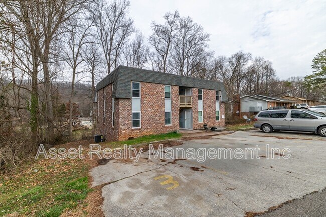 Building Photo - 2817 Colt Dr NE