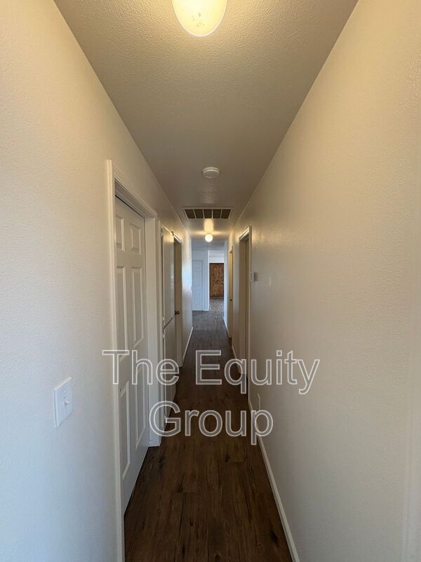 Building Photo - 514 N Summers St