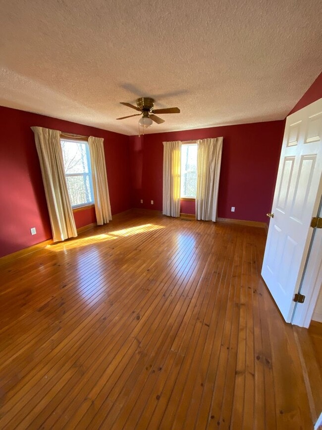 Building Photo - 2 Bed 2 Bath Home in Whites Creek. 20 minu...