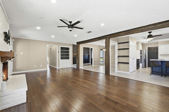 Building Photo - 6231 Autumn Forest Dr