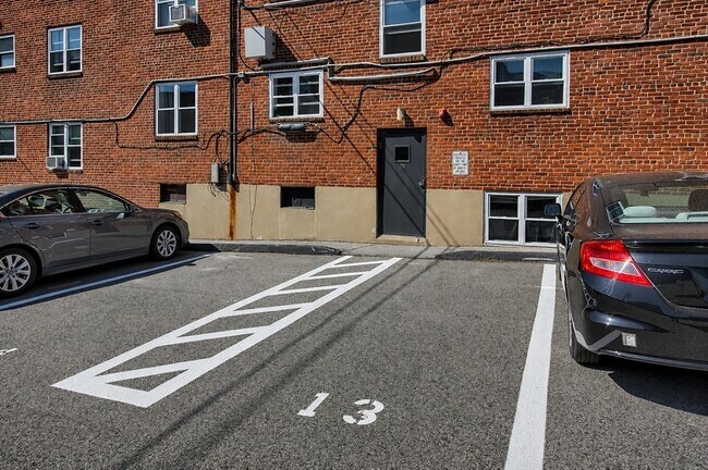 Building Photo - 59 Colborne Rd