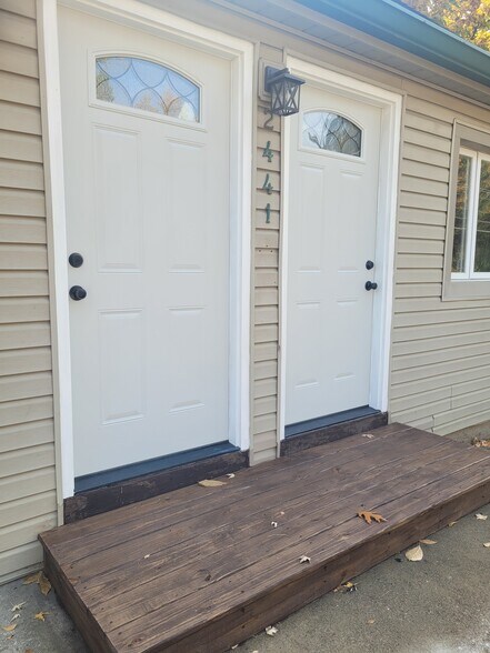 Apartment 2 - 2441 Sandpoint Rd