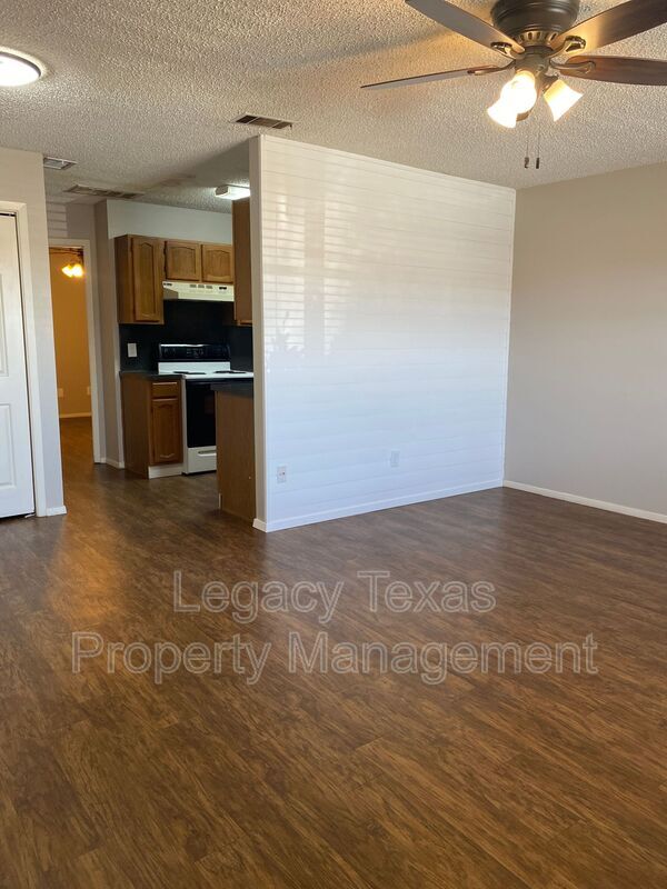 Building Photo - 1409 W Kilpatrick St