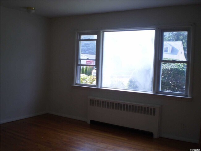 Building Photo - 70 Exeter St