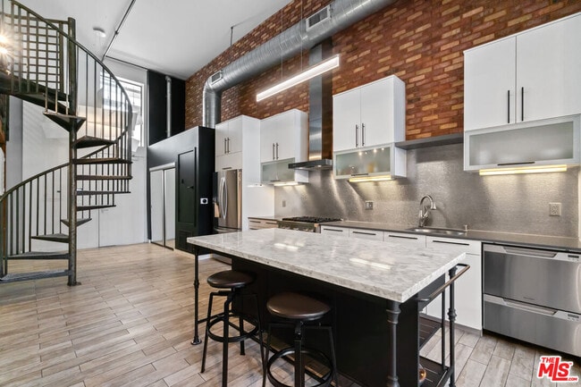 Building Photo - 4115 Glencoe Ave