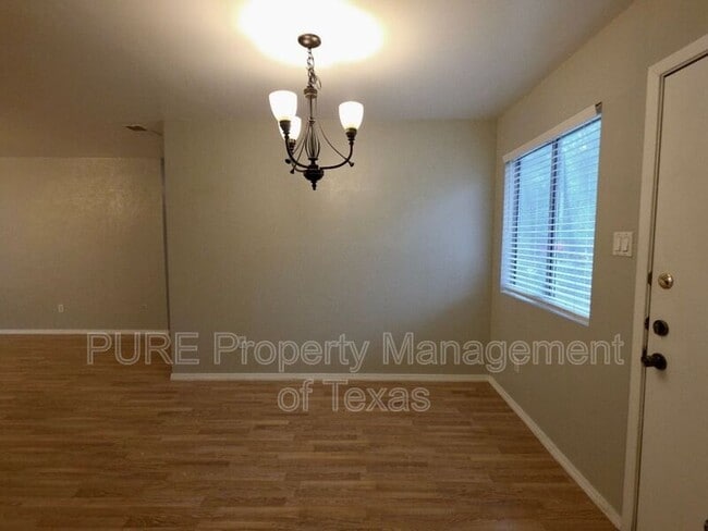 Building Photo - 8508 Romney Rd