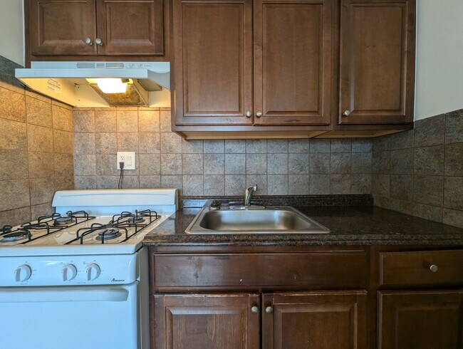 Building Photo - 2737 N Spaulding Ave