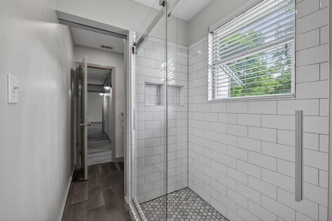Building Photo - 4301 Hyridge Dr