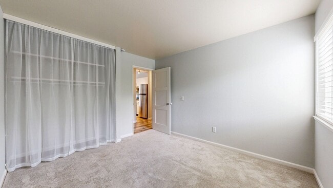 Building Photo - Serene 2 Bedroom 2 Bath Townhome in Windsor, CA with Carport Included!