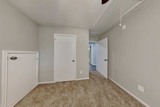 Building Photo - 12822 Careywood Dr