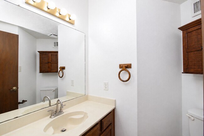 Building Photo - 3515 Woodmere Ln
