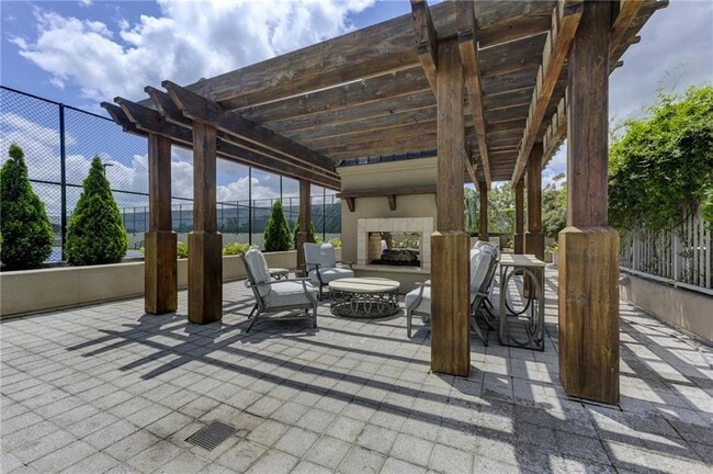 Building Photo - 2795 Peachtree Rd NE