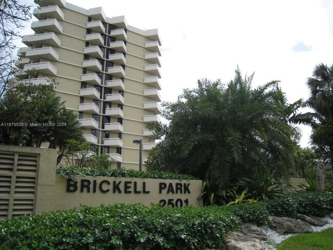 Primary Photo - 2501 Brickell Ave