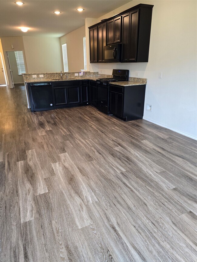 Building Photo - 2711 Summer Ln