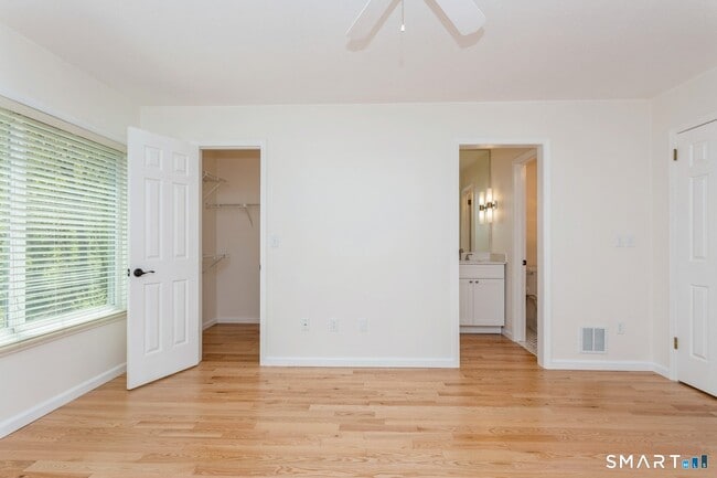 Building Photo - 33 Strathmore Ln