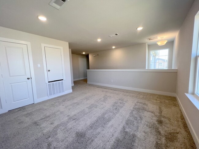 Building Photo - 7002 Cedar Breeze Ct