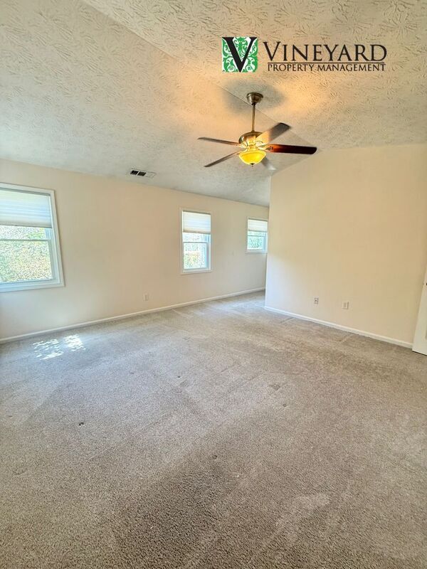 Building Photo - 1907 Grant Ln