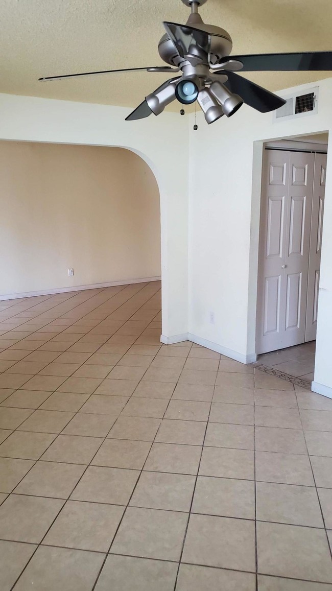 Building Photo - 3425 Hickman St