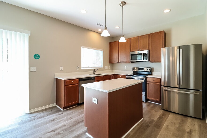 Building Photo - 283 Rowan Dr